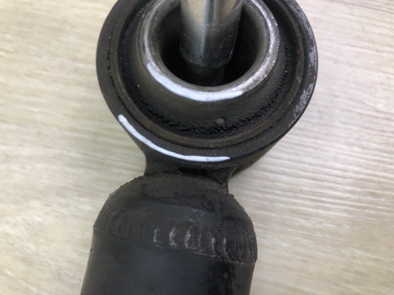 Амортизатор задний SIENNA 11-16 2014 3.5 2GR-FE