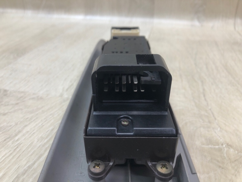 Блок управления стеклоподъемниками CAMRY 30 02-06 2002 3.0 1MZFE
