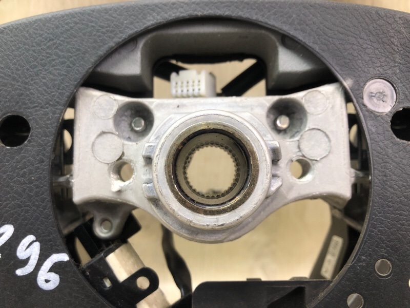 Руль VENZA 09-16 2013 3.5 2GR-FE Руль VENZA 09-16 2013 3.5 2GR-FE