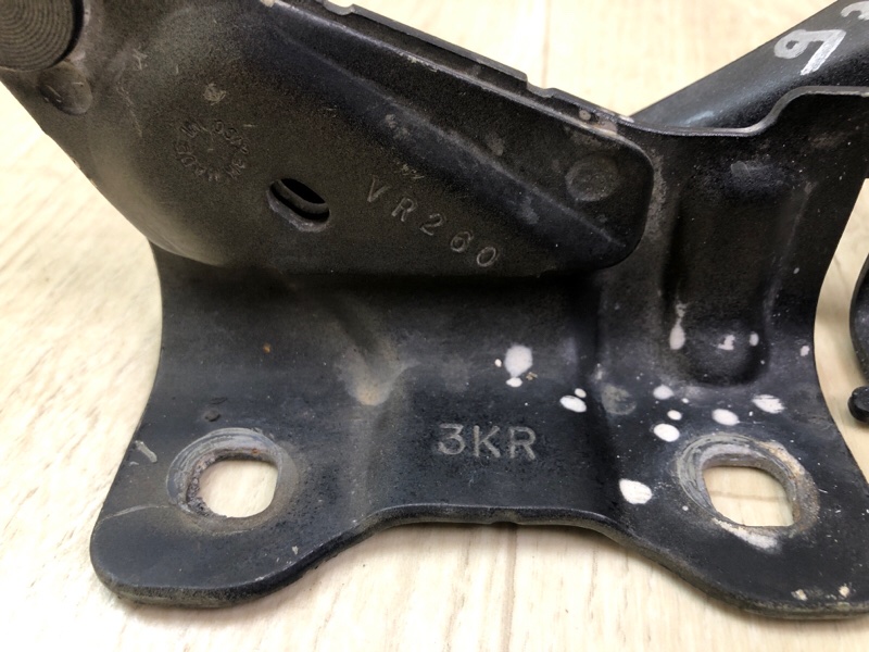 Петля капота правая PATHFINDER R52 12-21 2013 3.5 VQ35DE Петля капота правая PATHFINDER R52 12-21 2013 3.5 VQ35DE