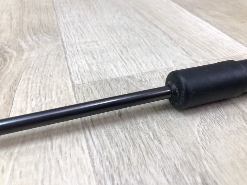 Амортизатор крышки багажника VOLKSWAGEN TIGUAN 16-23 DGUA 2.0 Амортизатор крышки багажника VOLKSWAGEN TIGUAN 16-23 DGUA 2.0