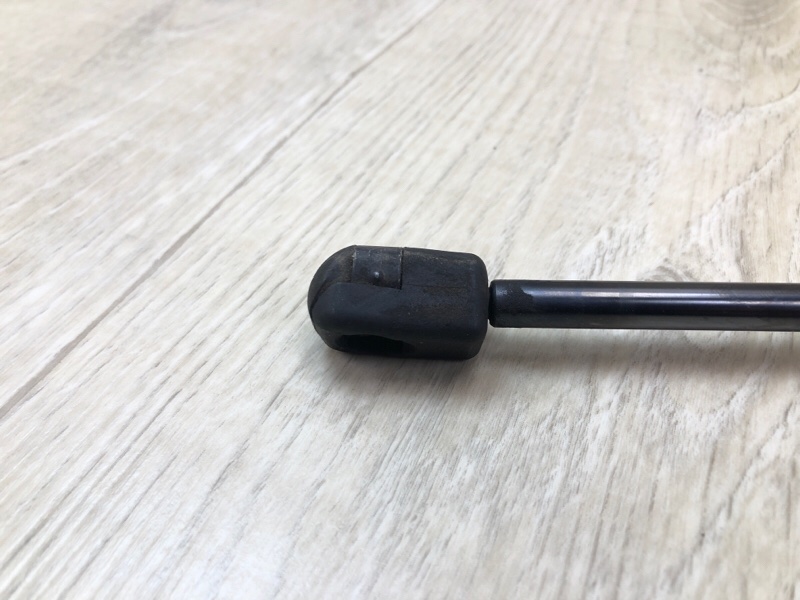 Амортизатор капота CAMRY 40 06-11 2007 3.5 2GR-FE Амортизатор капота CAMRY 40 06-11 2007 3.5 2GR-FE