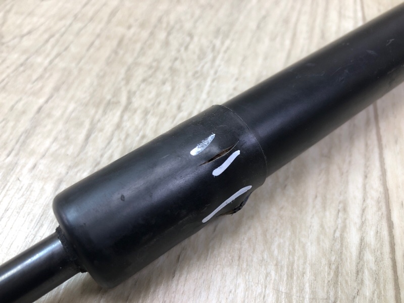 Амортизатор крышки багажника правый ESCAPE 12-19 2018 T15HDTX