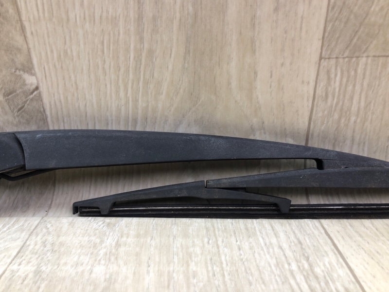 Поводок стеклоочистителя задний FX S50 03-08 2006 VK45DE