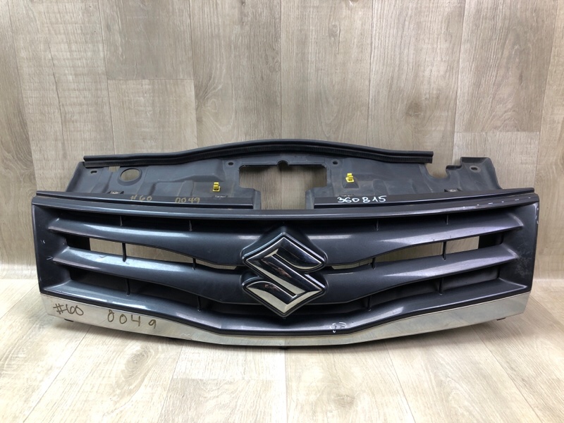 Решетка радиатора SUZUKI GRAND VITARA 05-15 Внедорожник 2.4 J24B 72111-77KA0-38B Б/У