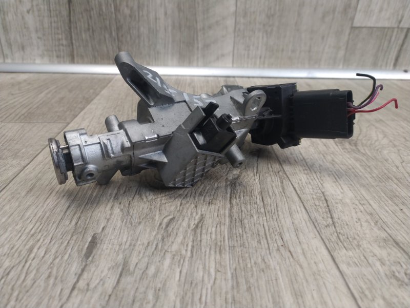 Запчасть замок зажигания JEEP PATRIOT 10-17 2012 MK74 2.4 ED3 5057296AL Б/У Замок зажигания JEEP PATRIOT 10-17 2012 MK74 2.4 ED3 5057296AL Б/У