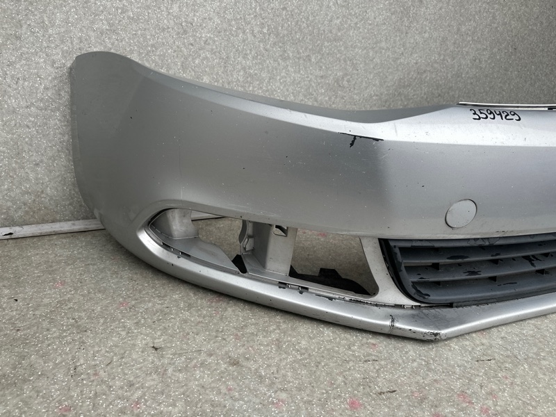 Бампер передний JETTA USA 10-17 2010 CBTA 2.5L