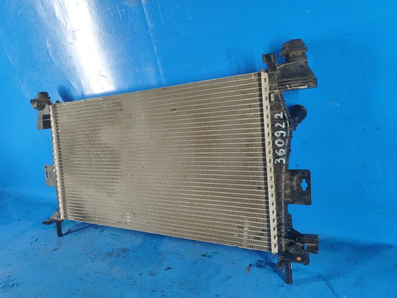 Радиатор основной FOCUS 10-18 Радиатор основной FOCUS 10-18