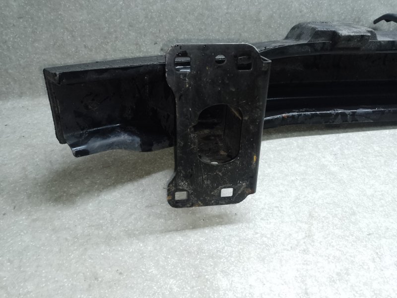 Усилитель переднего бампера JETTA USA 10-17 2010 CBTA 2.5L