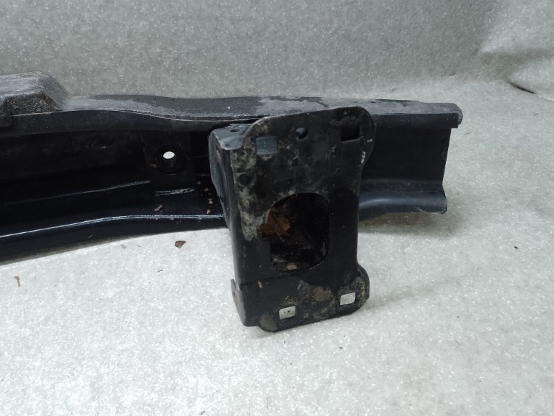 Усилитель переднего бампера JETTA USA 10-17 2010 CBTA 2.5L