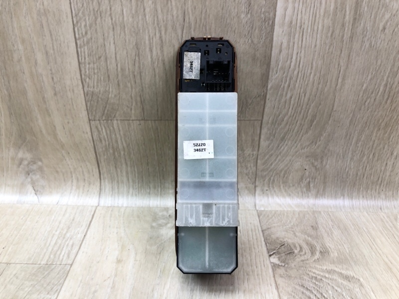 Блок управления стеклоподъемниками GRAND VITARA XL-7 01-06 2003 2.7 H27A Блок управления стеклоподъемниками GRAND VITARA XL-7 01-06 2003 2.7 H27A