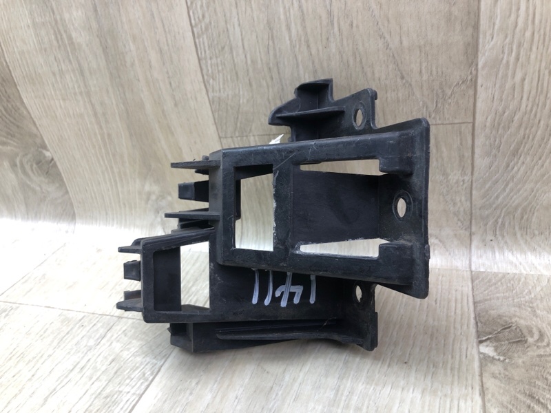 Кронштейн заднего бампера правый VOLKSWAGEN JETTA USA 10-17 2.5 5C6807394A Б/У