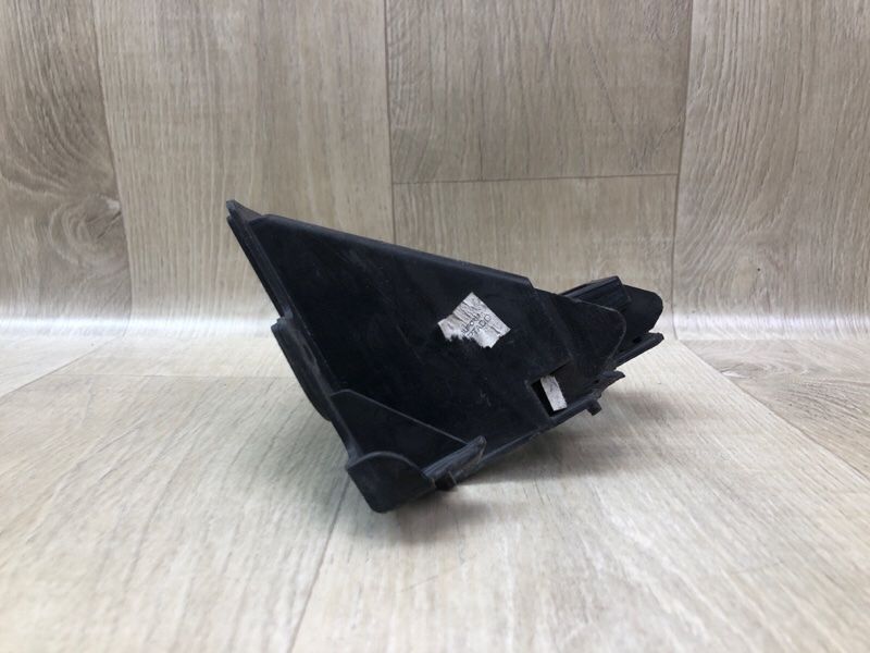 Кронштейн заднего бампера правый JETTA USA 10-17 2.5