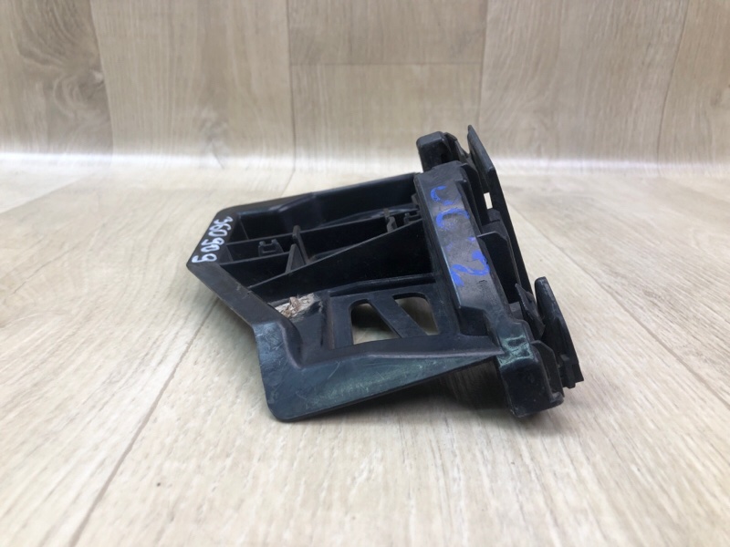 Кронштейн заднего бампера правый TIGUAN 16-23 2018 DGUA 2.0