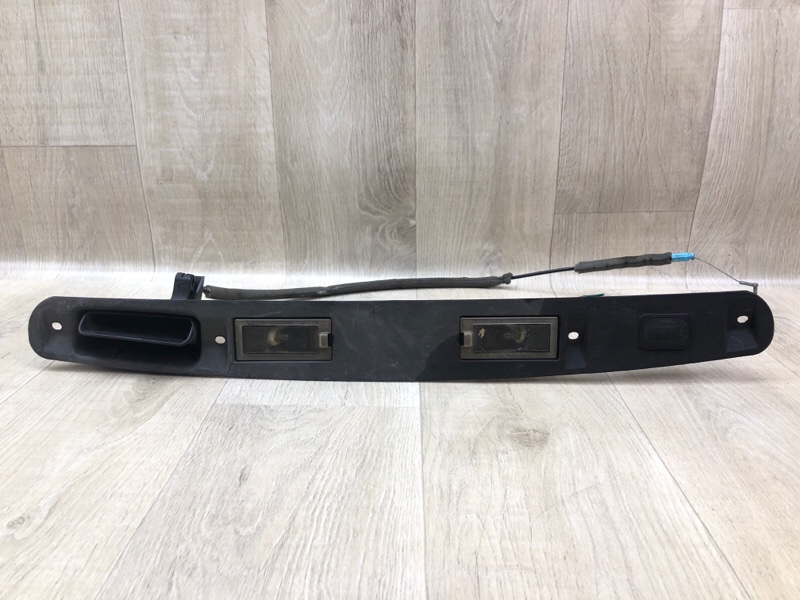 Запчасть панель подсветки номера DODGE JOURNEY 08-20 2012 2.4 ED3 68068320AA Б/У Панель подсветки номера DODGE JOURNEY 08-20 2012 2.4 ED3 68068320AA Б/У