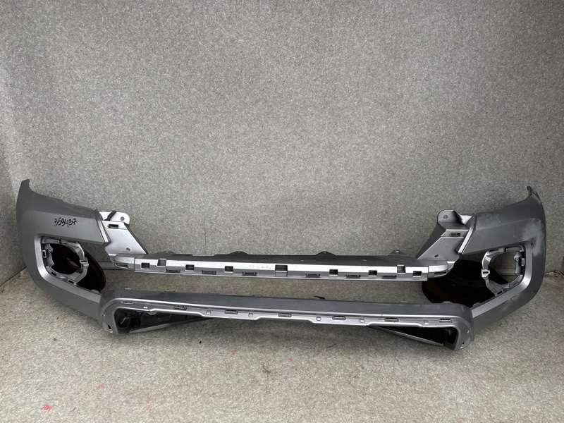 Бампер передний TACOMA 15-