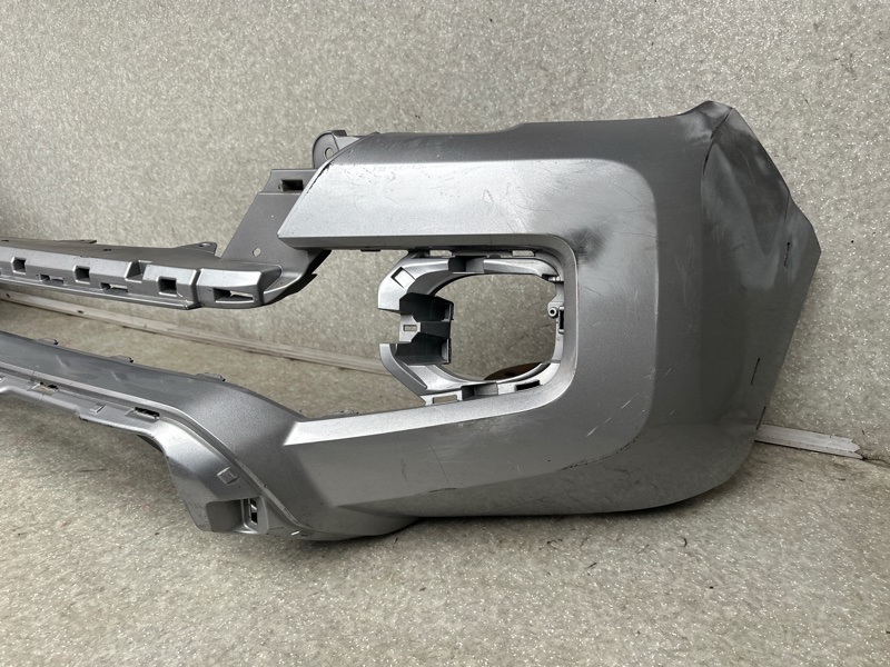 Бампер передний TOYOTA TACOMA 15-