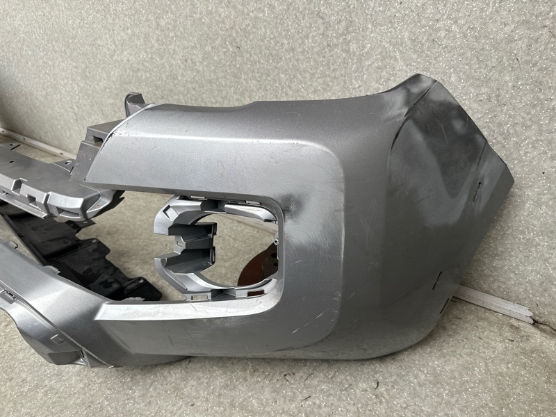 Бампер передний TACOMA 15-