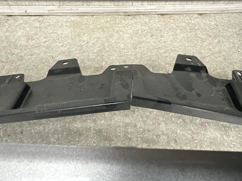 Бампер передний TACOMA 15-