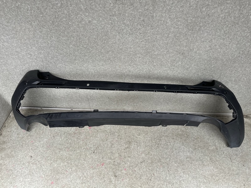 Запчасть бампер задний TOYOTA RAV4 18- 52159-42230 Б/У Бампер задний TOYOTA RAV4 18- 52159-42230 Б/У