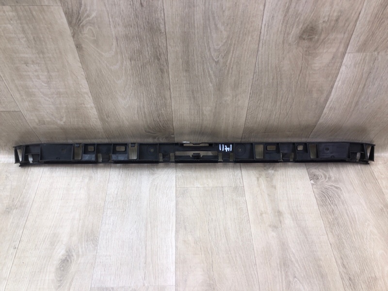 Кронштейн заднего бампера VOLKSWAGEN JETTA USA 10-17 2.5 5C6807863 Б/У