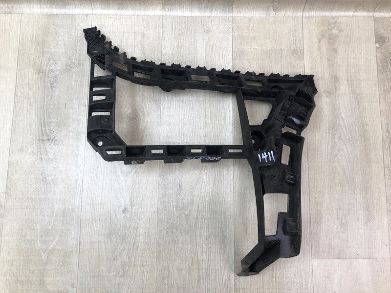 Кронштейн заднего бампера правый JETTA USA 10-17 2.5