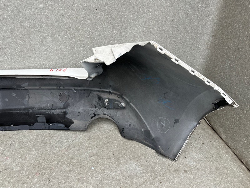 Бампер задний 3 BM 13-19 2015 HATCHBACK 2.0L 4 Бампер задний 3 BM 13-19 2015 HATCHBACK 2.0L 4