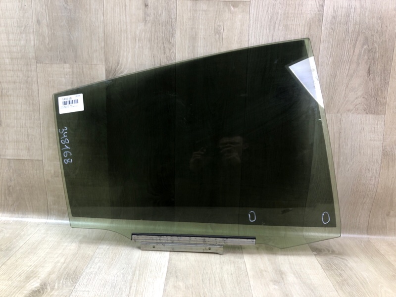 Запчасть стекло двери заднее правое TOYOTA PRIUS 16- 2017 1.8 2ZRFXE 6811347100 Б/У Стекло двери заднее правое TOYOTA PRIUS 16- 2017 1.8 2ZRFXE 6811347100 Б/У