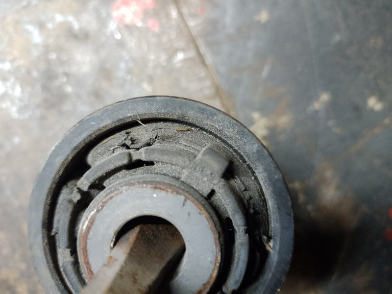 Рычаг задней подвески поперечный нижний задний левый 6 GJ 12- 2013 Седан 2.5