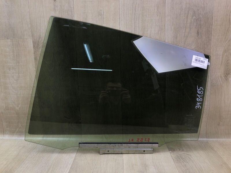 Запчасть стекло двери заднее левое TOYOTA PRIUS 16- 2017 1.8 2ZRFXE 6811447100 Б/У Стекло двери заднее левое TOYOTA PRIUS 16- 2017 1.8 2ZRFXE 6811447100 Б/У