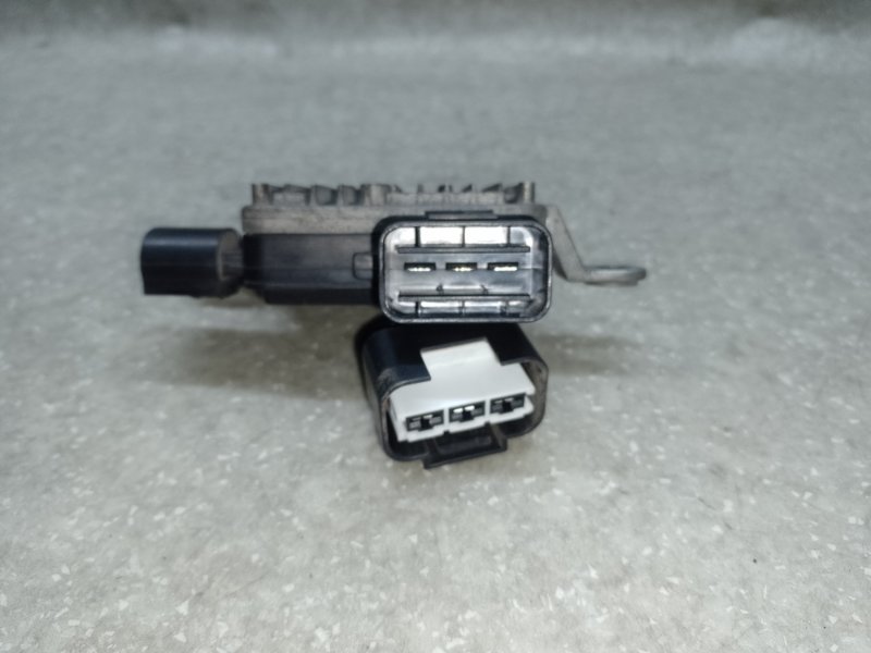 Блок управления вентилятором радиатора HYUNDAI TUCSON TL 15-20 2.0 G4NC