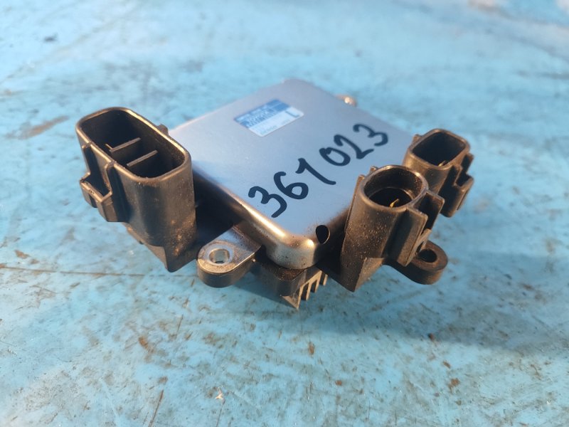 Блок управления вентилятором радиатора TOYOTA SIENNA 03-10 Блок управления вентилятором радиатора TOYOTA SIENNA 03-10