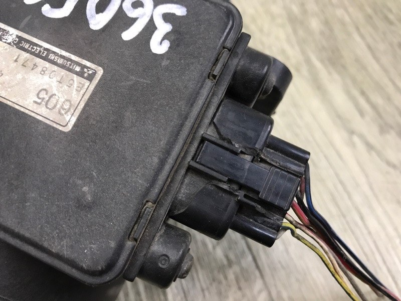 Расходомер воздуха LANCER IX 9 03-07 2004 Седан 2.0 Расходомер воздуха LANCER IX 9 03-07 2004 Седан 2.0