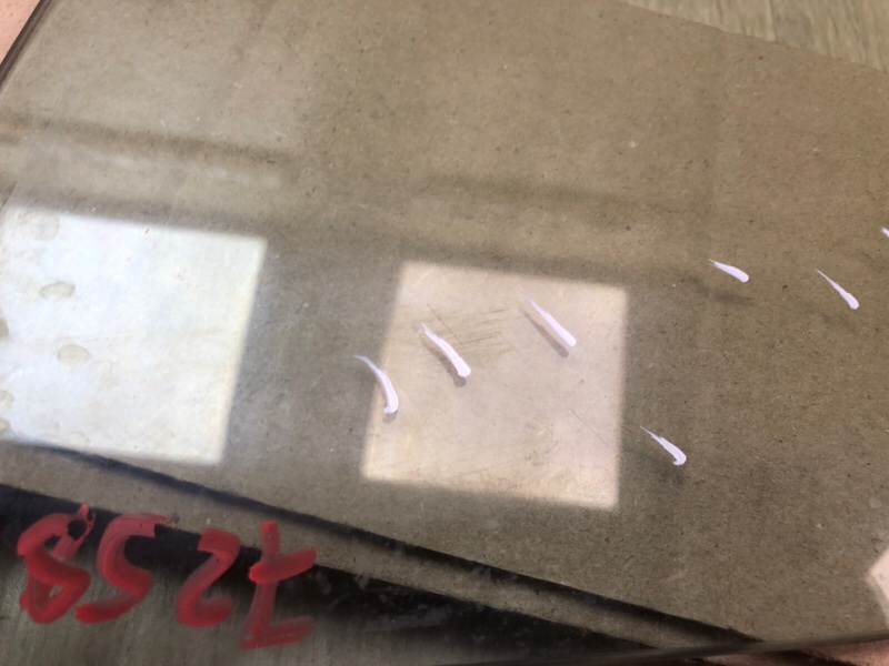 Стекло двери переднее левое OUTLANDER GF 12- 2013 2.4 4J12