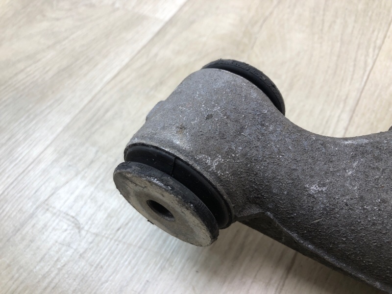 Рычаг задней подвески поперечный нижний левый PHAETON 02-10 Рычаг задней подвески поперечный нижний левый PHAETON 02-10