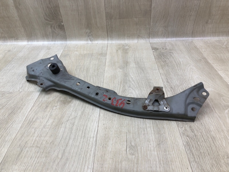 Запчасть кронштейн крепления передней панели правый LEXUS GS350 GS300 05-11 2009 Седан 3.5 5321430111 Б/У Кронштейн крепления передней панели правый LEXUS GS350 GS300 05-11 2009 Седан 3.5 5321430111 Б/У