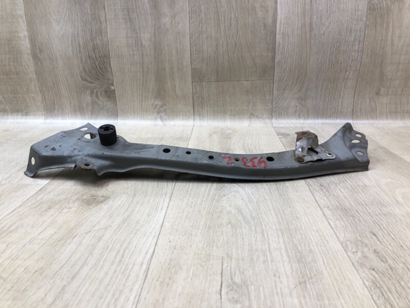 Кронштейн крепления передней панели правый GS350 GS300 05-11 2009 Седан 3.5 Кронштейн крепления передней панели правый GS350 GS300 05-11 2009 Седан 3.5