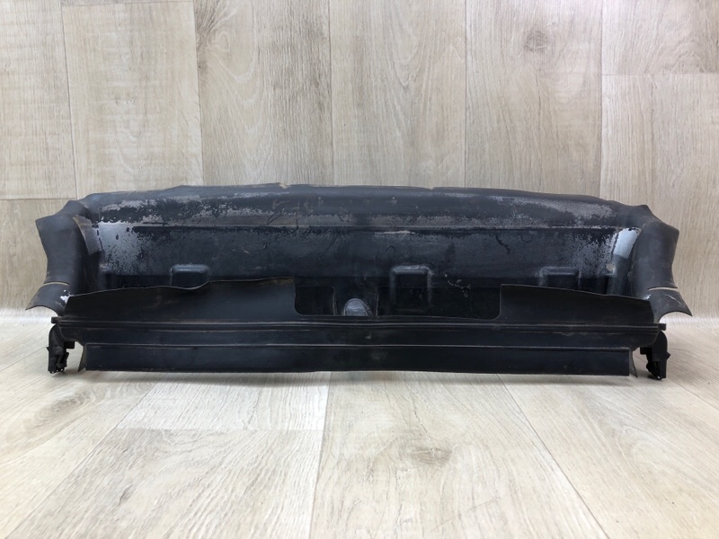 Дефлектор радиатора FORD FOCUS 10-18 MK3 Дефлектор радиатора FORD FOCUS 10-18 MK3