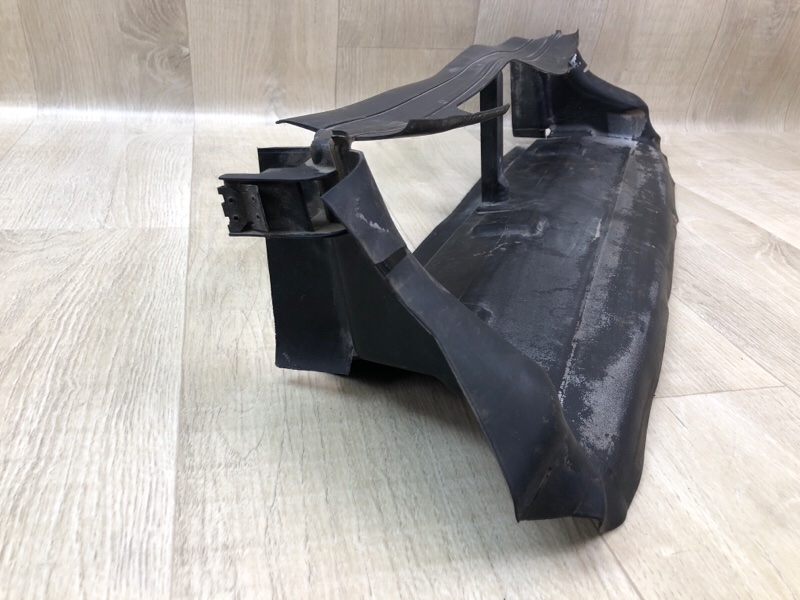 Дефлектор радиатора FOCUS 10-18 MK3 Дефлектор радиатора FOCUS 10-18 MK3