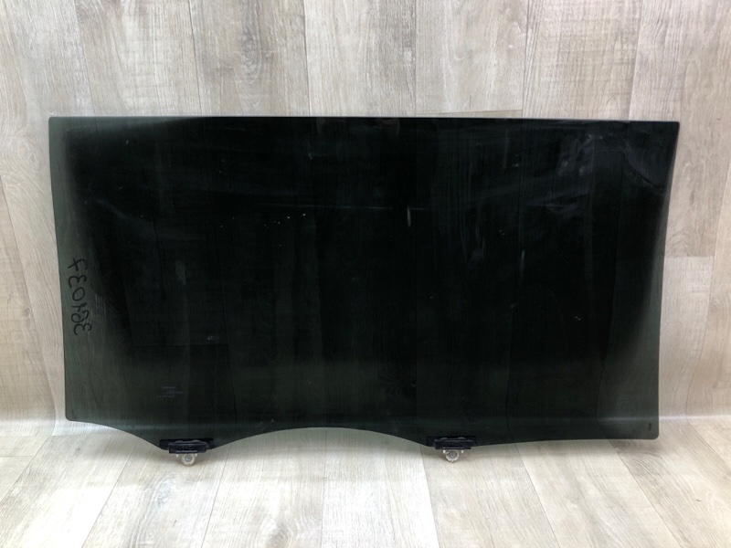 Стекло двери заднее левое SIENNA 11-16 2014 3.5 2GR-FE