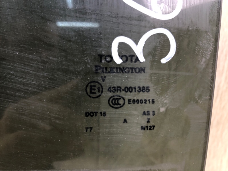 Стекло двери заднее левое VENZA 09-16 2013 3.5 2GR-FE