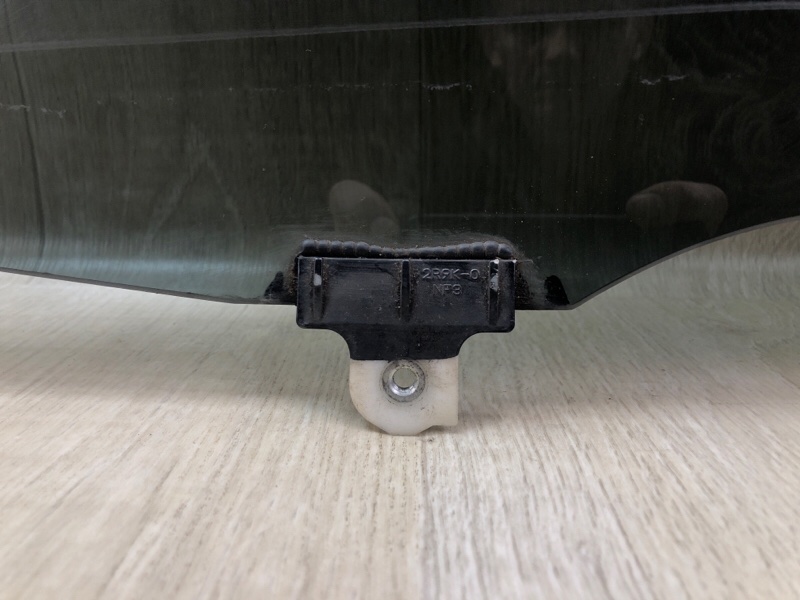 Стекло двери заднее левое OUTLANDER GF 12- 2013 2.4 4J12 Стекло двери заднее левое OUTLANDER GF 12- 2013 2.4 4J12