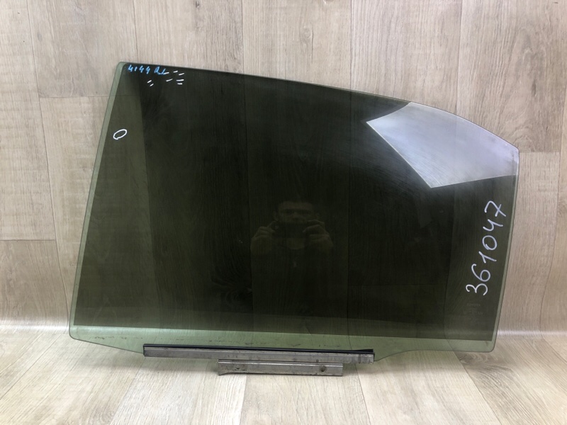 Запчасть стекло двери заднее левое TOYOTA CAMRY 40 06-11 2007 3.5 2GR-FE 6811433150 Б/У Стекло двери заднее левое TOYOTA CAMRY 40 06-11 2007 3.5 2GR-FE 6811433150 Б/У