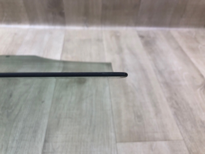 Стекло двери заднее правое VOLKSWAGEN JETTA USA 10-17 Стекло двери заднее правое VOLKSWAGEN JETTA USA 10-17