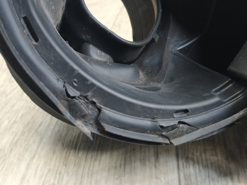 Лючок топливного бака FOCUS 10-18 2013 BK 2.0 XQDA Лючок топливного бака FOCUS 10-18 2013 BK 2.0 XQDA