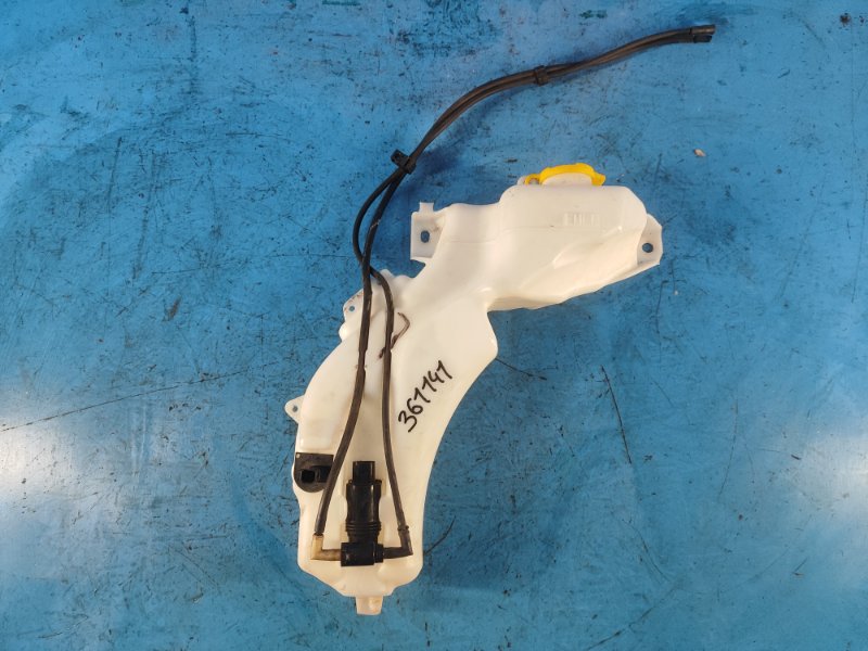 Запчасть бачок омывателя DODGE JOURNEY 08-20 2016 2.4 ED3 68041 379AA Б/У Бачок омывателя DODGE JOURNEY 08-20 2016 2.4 ED3 68041 379AA Б/У