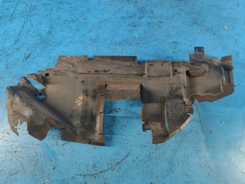 Дефлектор радиатора правый JOURNEY 08-20 2016 2.4 ED3