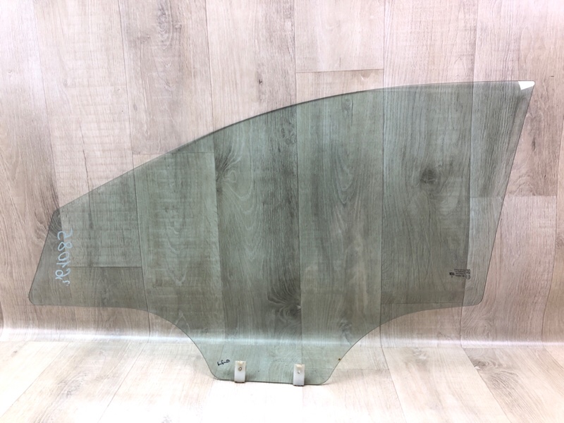 Стекло двери переднее правое ACCENT RB 10- 1.6