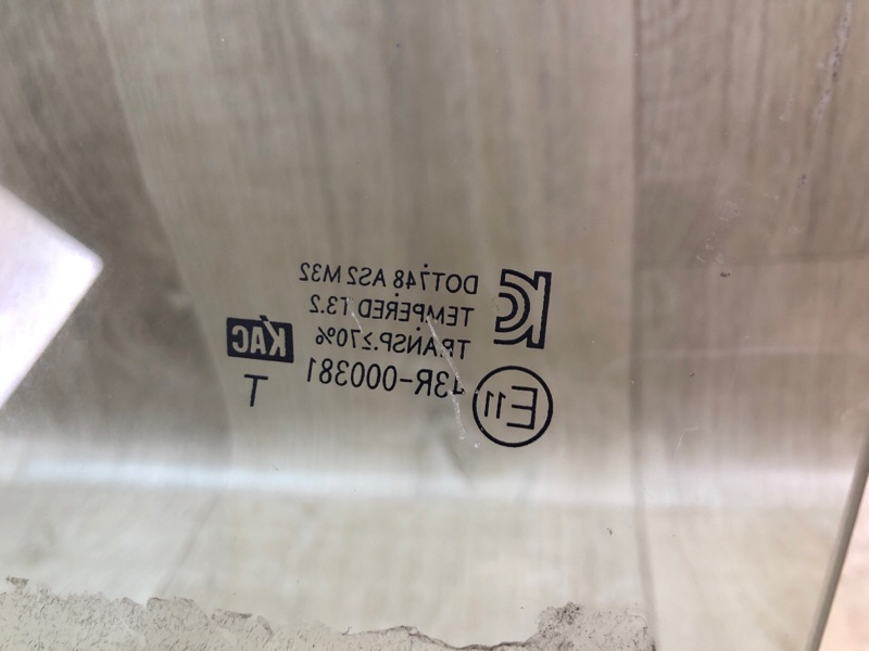 Стекло двери переднее правое ACCENT RB 10- 1.6