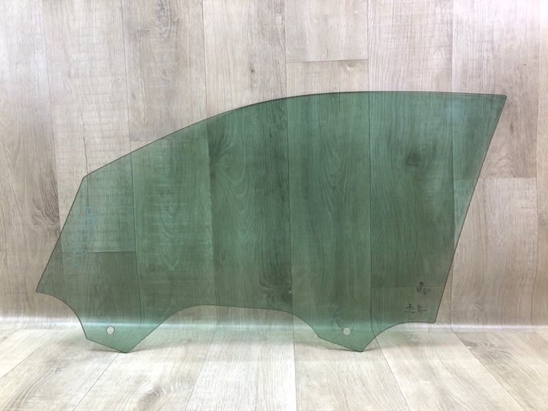 Стекло двери переднее правое TIGUAN 16-23 2018 DGUA 2.0 Стекло двери переднее правое TIGUAN 16-23 2018 DGUA 2.0